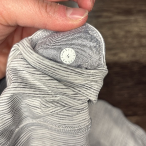 Lululemon Fast and Free 25” size 4 leggings - Picture 4 of 4